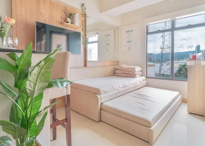 Mabolo Garden Flats - Cozy In With Lights View *